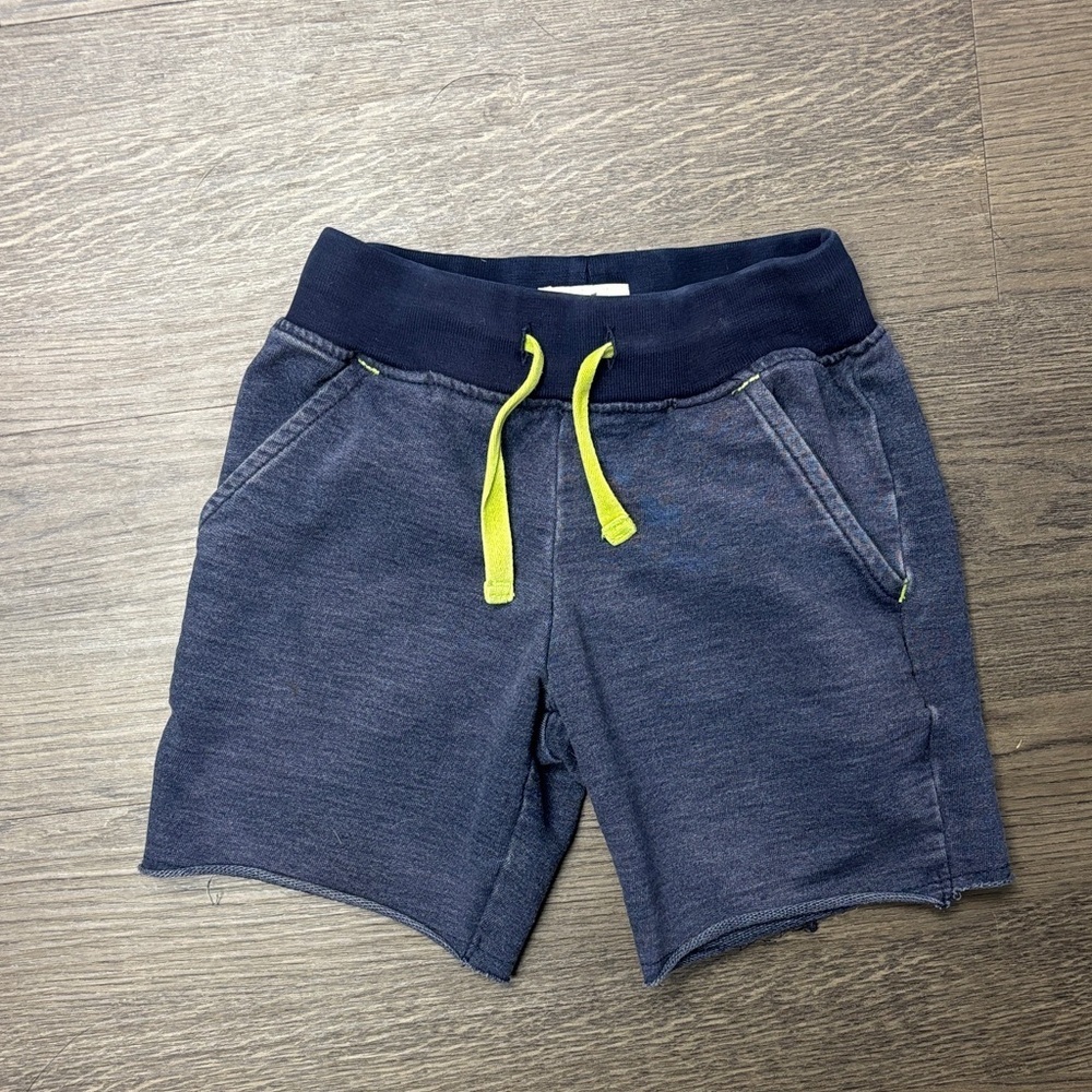 Hatley 2T Shorts Set in Navy/Grey and Yellow/Green.   Excellent Condition.